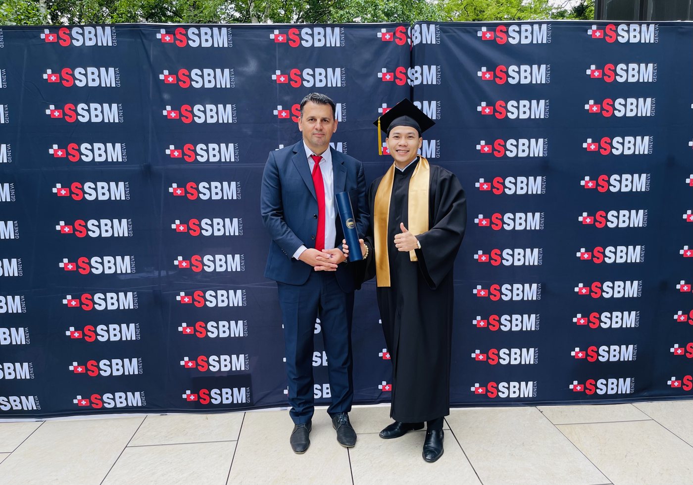 Thầy Đặng Tiến Dũng tại lễ tốt nghiệp MBA, SSBM Geneva